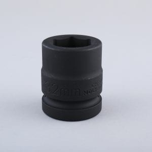 UA4-32M ソケットショートタイプ25.4角 32mm 2,200円